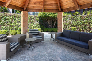 Highland Hills outdoor lounge